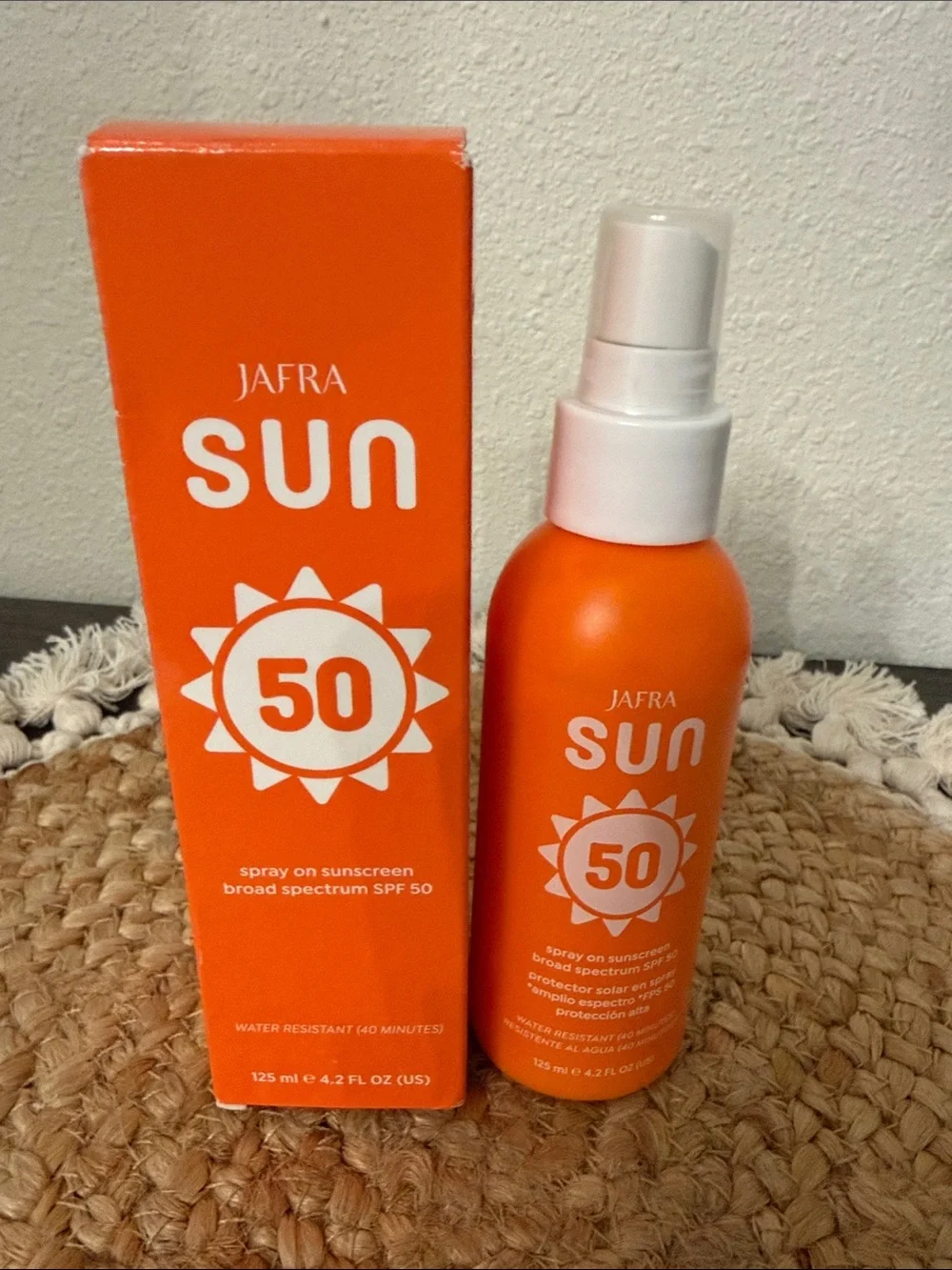 JAFRA SUN Spray on Sunscreen Broad Spectrum SPF 50 Water Resistant 4.2oz
